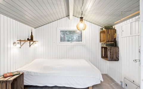 Pauliina - 500M from the Sea: Bois, Domicile, Porche, Plate-Forme, Dur, Toit, Tache De Bois, Parquet, Eco Hôtel