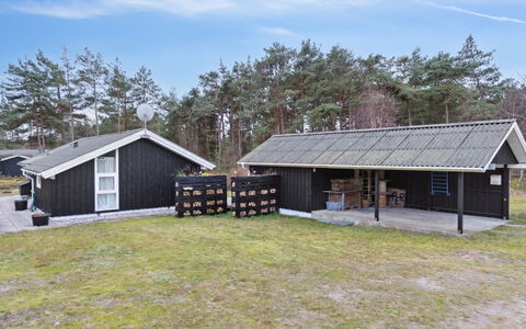 Pauliina - 500M from the Sea: Bois, Domicile, Porche, Plate-Forme, Dur, Toit, Tache De Bois, Parquet, Eco Hôtel