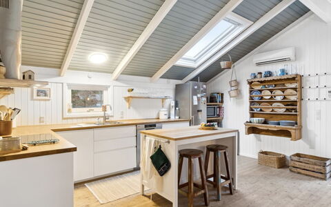 Pauliina - 500M from the Sea: Bois, Domicile, Porche, Plate-Forme, Dur, Toit, Tache De Bois, Parquet, Eco Hôtel