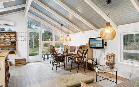 Pauliina - 500M from the Sea: Bois, Domicile, Porche, Plate-Forme, Dur, Toit, Tache De Bois, Parquet, Eco Hôtel