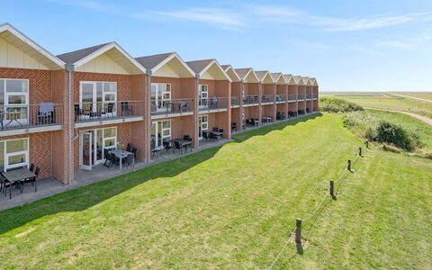 Kulben: Bleu, Arbuste, Chalet, Couverture De Sol, Jardin, Biens, Ombre, Aménagement Paysager, Ferme, Eco Hôtel