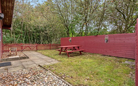 Aage: Herbe, Bois, Zone Rurale, Arbuste, Chalet, Toit, Plaine, Lot Terre, Domicile, Couverture De Sol