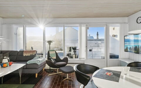 Leny - 900M from the Sea: Design Intérieur, Meubles, Sol, Plafond, Bois, Sol, Appartement, Canapé, Pièce, Salon
