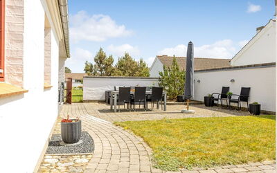 Leny - 900M from the Sea