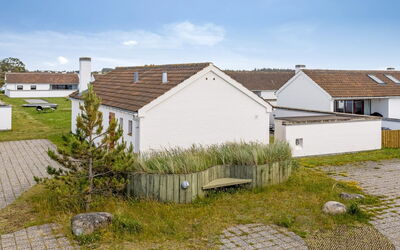 Leny - 900M from the Sea