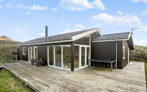 Mirla - 50M from the Sea: 