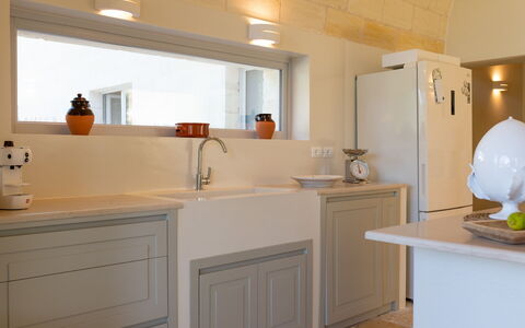 Tenuta Palù: Cabinetry, Propriété, Comptoir, Cuisine, Robinet, Évier, Bois, Éclairage, Design Intérieur, Sol