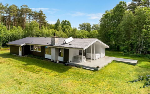 Elsemaria - 1.3Km from the Sea: Meubles, Design Intérieur, Sol, Sol, Plafond, Pièce, Chaise, Table, Appartement, Table Cuisine Et Salle A Manger
