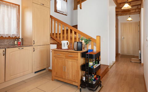 Orchidée: Meubles, Sol, Bois, Design Intérieur, Sol, Cabinetry, Plafond, Cuisine, Pièce, Éclairage