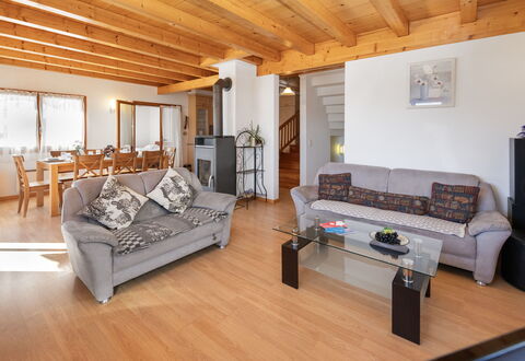 Orchidée: Meubles, Sol, Design Intérieur, Sol, Bois, Canapé, Plafond, Pièce, Parquet, Salon