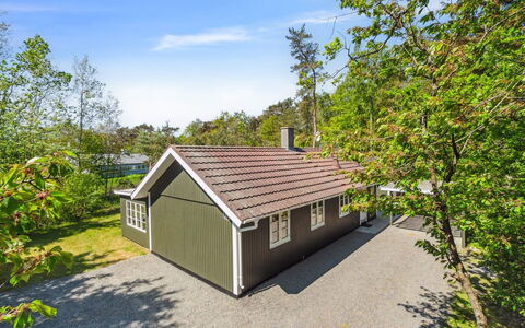 Smilla - 300M from the Sea: Bois, Toit, Architecture, Domicile, Maison, Chalet, Siding, Dur, Pente, Biens