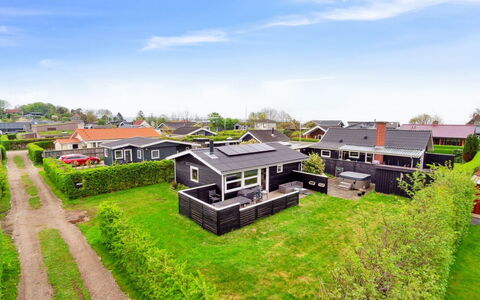 Ritha - 175M from the Sea: Bois, Toit, Architecture, Domicile, Maison, Chalet, Siding, Dur, Pente, Biens