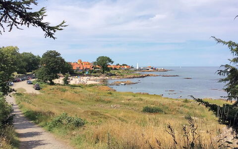 Linda - 200M from the Sea: Herbe, Bois, Zone Rurale, Arbuste, Chalet, Toit, Plaine, Lot Terre, Domicile, Couverture De Sol