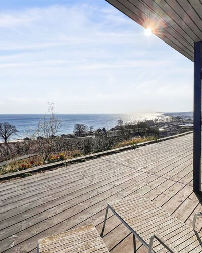 Linda - 200M from the Sea