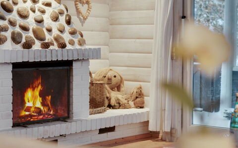 Solfred - 200M from the Sea: Bois, Matériau Naturel, Foyer, Dur, Salon, L'Hiver, Cheminée, Cabane En Rondins, Cheminée, Parquet
