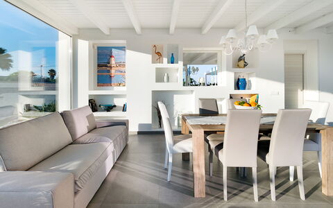 Casa Biancoverde - Marsala, Sicilia: Meubles, Canapé, Cadre, Table, Bleu Azur, Chaise, Design Intérieur, Salon, Architecture, Bâtiment