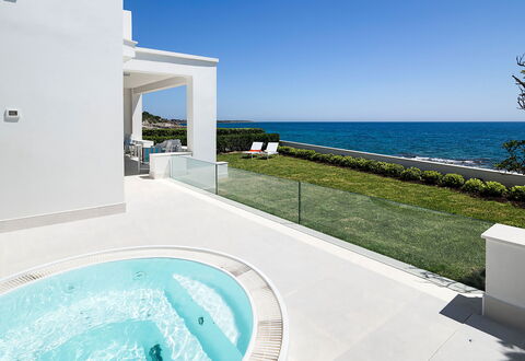 Mariposa - Fontane Bianche, Sicilia: L'Eau, Ciel, Propriété, Bâtiment, Bleu Azur, Plante, Piscine, Ombre, Loisir, Aqua