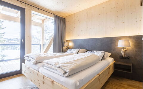Turracher Höhe 160: Chambre, Dur, L'Hiver, Literie, Cadre De Lit, Lit, Planche, Cabane En Rondins, Hôtel, Drap De Lit