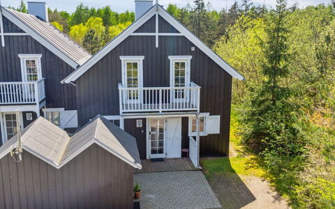 Tian: Toit, Chalet, Domicile, Ombre, Siding, Ferme, Porche, Structure En Plein Air, Batiments Jardin
