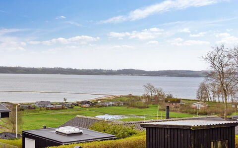 Anu - 400M from the Sea: Bois, Toit, Architecture, Domicile, Maison, Chalet, Siding, Dur, Pente, Biens