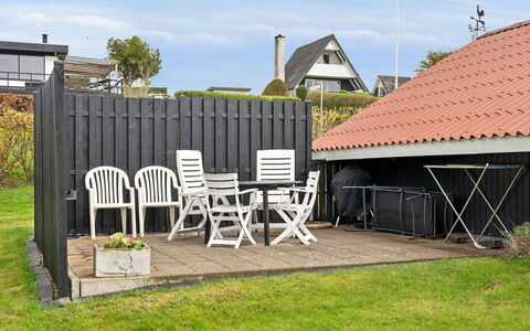 Anu - 400M from the Sea: Bois, Toit, Architecture, Domicile, Maison, Chalet, Siding, Dur, Pente, Biens