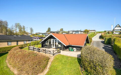 Anu - 400M from the Sea: Bois, Toit, Architecture, Domicile, Maison, Chalet, Siding, Dur, Pente, Biens