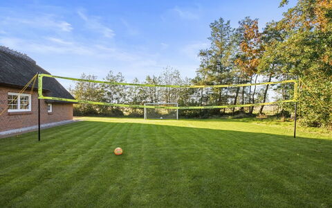 Krok - 1.2Km from the Sea: Herbe, Lot Terre, Pelouse, Jardin, Aménagement Paysager, Ombre, Parc, Cour, Gazon Artificiel