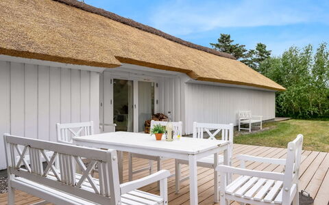 Verner - 900M from the Sea: Plafond, Sol, Design Intérieur, Sol, Composite, Meubles, Recours, Hôtel, Conception, Daylighting