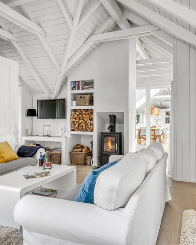 Verner - 900M from the Sea