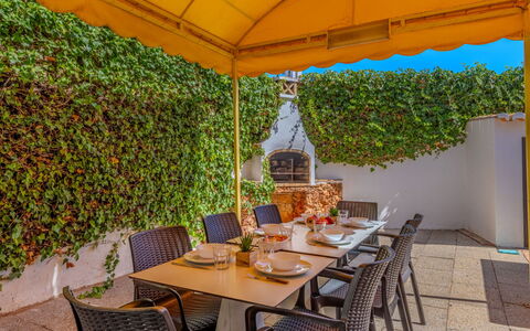 Libertos V4 - Vip Properties: Piscine, Mobilier De Jardin, Eco Hôtel, Chaise, Jardin, Ombre, Recours, Pot De Fleur, Plante D'Appartement, Patio