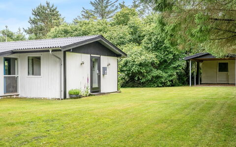 Suri - 200M to the Fjord: Meubles, Design Intérieur, Sol, Sol, Plafond, Pièce, Chaise, Table, Appartement, Table Cuisine Et Salle A Manger