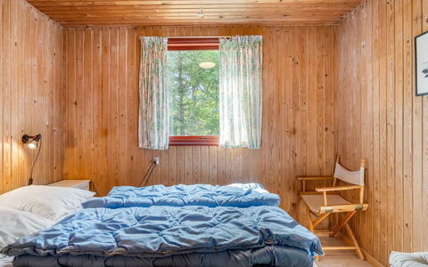Friis - 100M from the Sea: Design Intérieur, Bois, Sol, Sol, Chambre, Meubles, Plafond, Lit, Drap De Lit, Pièce