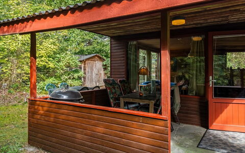 Friis - 100M from the Sea: Bois, Porche, Tache De Bois, Dur, Ombre, Structure En Plein Air, Chalet, Batiments Jardin, Plate-Forme, Cabane En Rondins