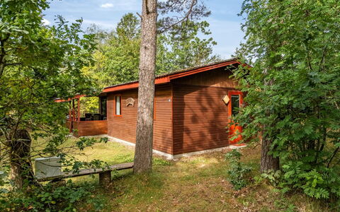 Friis - 100M from the Sea: Arbre, Bois, Chalet, Maison, Zone Rurale, Batiments Jardin, Cabane En Rondins, Jardin, Cabanon, Arrière-Cour