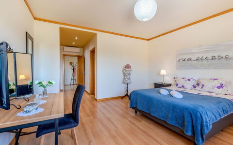 Aguia M T2 - Vip Properties: Meubles, Design Intérieur, Sol, Sol, Bois, Pièce, Plafond, Lit, Parquet, Chambre