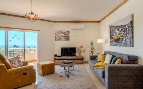 Aguia M T2 - Vip Properties: Meubles, Design Intérieur, Sol, Canapé, Sol, Plafond, Salon, Pièce, Appartement, Table