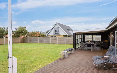 Svante - 600M from the Sea: Plafond, Sol, Design Intérieur, Sol, Composite, Meubles, Recours, Hôtel, Conception, Daylighting