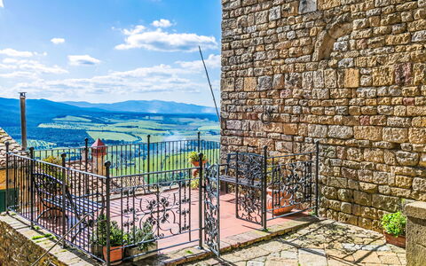 Casale Marittimo 305: Mur, Roche, Mur De Pierre, Brickwork, Brique, Escaliers, Pavé, Dalle, Balustrade, Stock Photographie