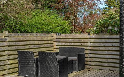 Elisa - 600M from the Sea: Piscine, Mobilier De Jardin, Meubles, Recours, Dalle, Eco Hôtel, Ombre, Chaise, Loisir, Biens