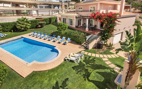 Amendoeiras V6 - Vip Properties: L'Eau, Plante, Bâtiment, Ciel, Piscine, Fenêtre, Design Urbain, Mobilier De Jardin, Arbre, Herbe