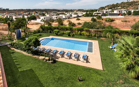 Amendoeiras V6 - Vip Properties: Ciel, Plante, Nuage, Arbre, Piscine, Ombre, Design Urbain, Herbe, Loisir, Paysage