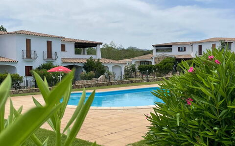 Luisa Apartment In Budoni, Shared Pool: Ingrédient, Aliments, Hacienda, Recours, Villa