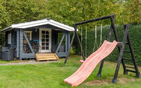 Thorke - 200M from the Sea: Maison, Domicile, Toit, Chalet, Biens, Aménagement Paysager, Batiments Jardin, Siding, Ferme