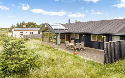 Gidske - 300M from the Sea: Bois, Sol, Design Intérieur, Sol, Meubles, Parquet, Pièce, Plafond, Tache De Bois, Dur