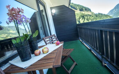 Bad Gastein 550: Fleur, Propriété, Bâtiment, Ciel, Table, Meubles, Plante, Vert, La Nature, Bleu Azur