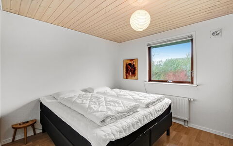 Ensio - 300M to the Fjord: Bois, Plafond, Chambre, Design Intérieur, Lit, Literie, Cadre De Lit, Drap De Lit, Sol, Domicile