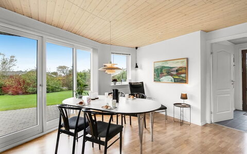 Ensio - 300M to the Fjord: Meubles, Design Intérieur, Sol, Sol, Bois, Salle À Manger, Parquet, Plafond, Table Cuisine Et Salle A Manger, Table