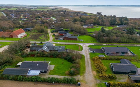 Ensio - 300M to the Fjord: Herbe, Vert, Maison, Chalet, Prairie, Zone Rurale, Écorégion, Paysage, Lot Terre, Arbuste
