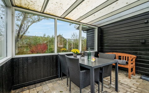 Ensio - 300M to the Fjord: Meubles, Design Intérieur, Sol, Sol, Plafond, Pièce, Chaise, Table, Appartement, Table Cuisine Et Salle A Manger