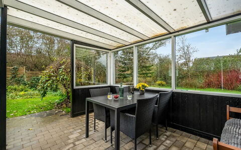 Ensio - 300M to the Fjord: Meubles, Design Intérieur, Sol, Sol, Plafond, Pièce, Chaise, Table, Appartement, Table Cuisine Et Salle A Manger